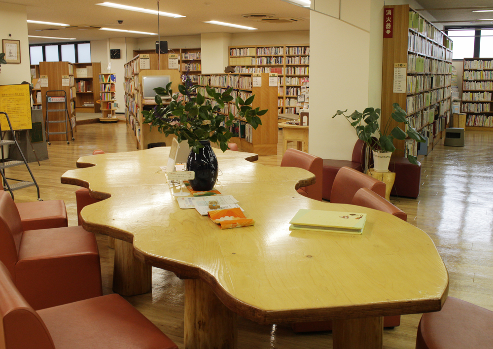 中津川市図書館