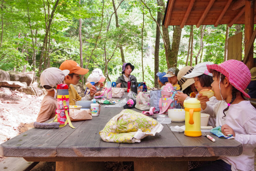 森のようちえんくりくり